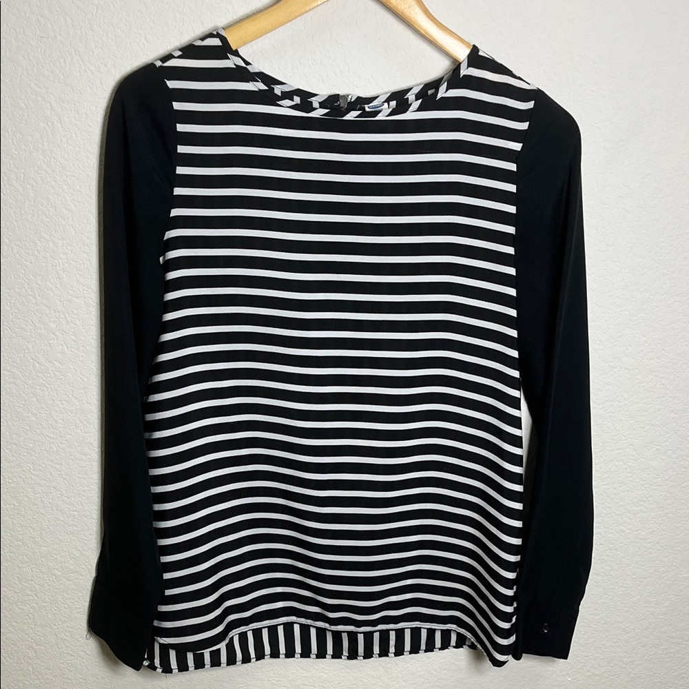 Old Navy Black and White Striped Blouse Women’s Size XSmall